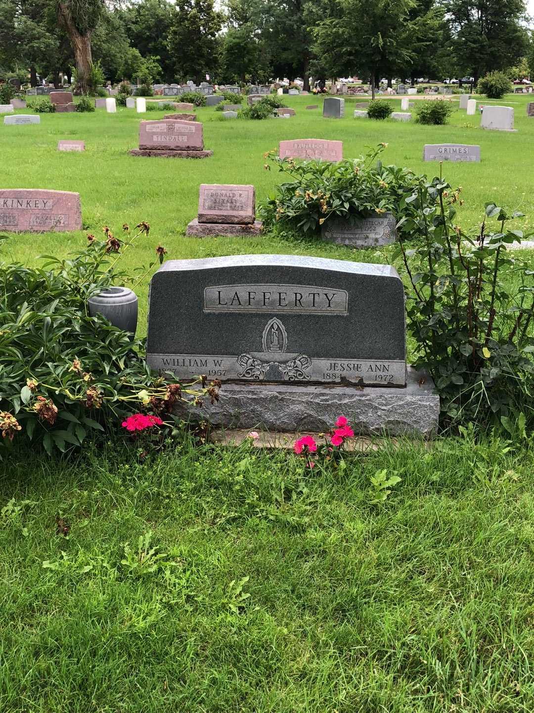 Jessie Ann Lafferty's grave. Photo 1