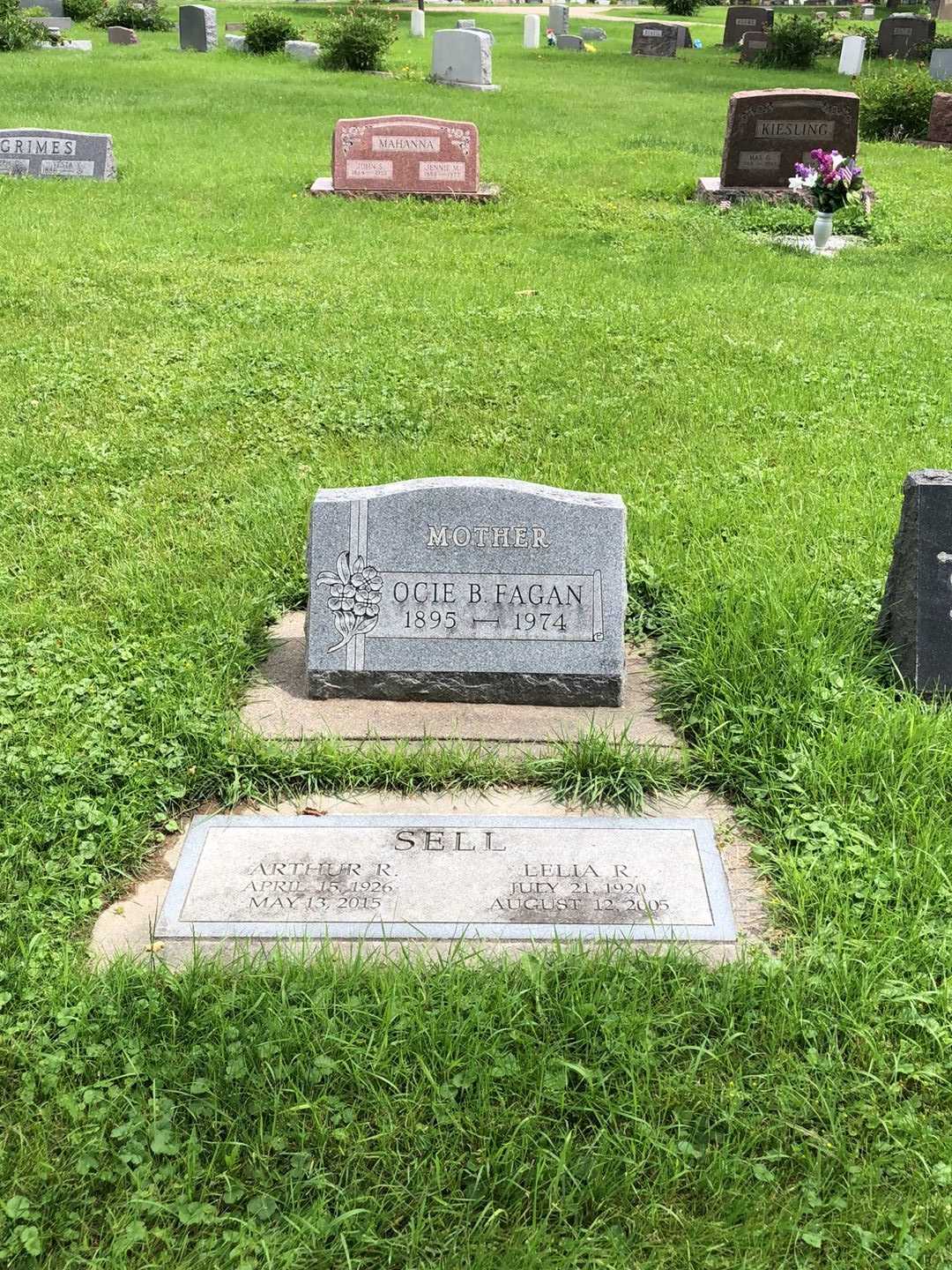 Ocie Belle Fagan's grave. Photo 1