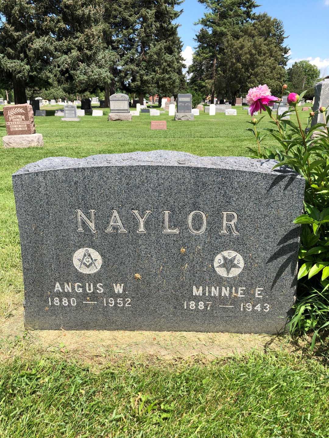 Angus W. Naylor's grave. Photo 1