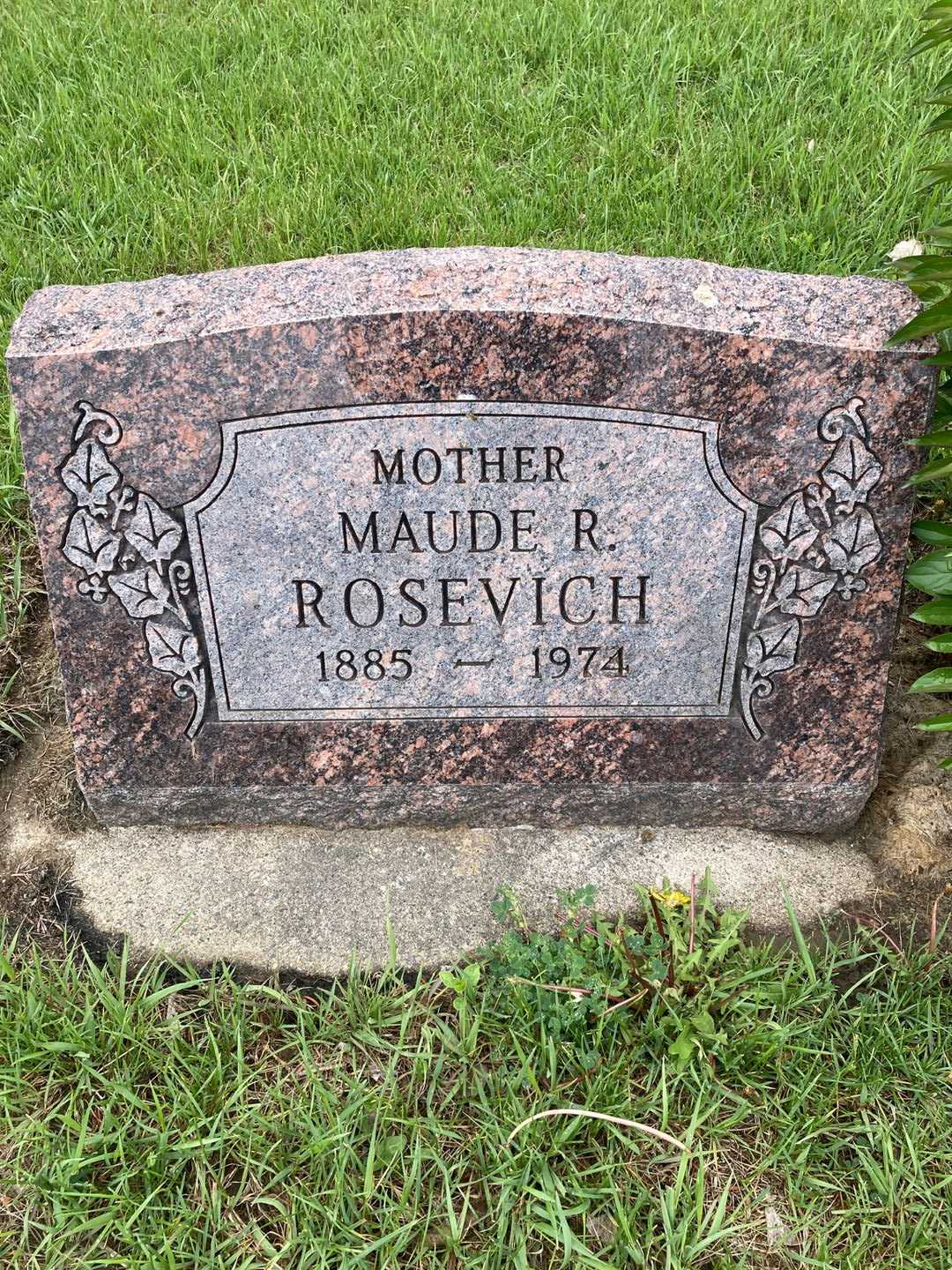 Betty Easton's grave. Photo 1