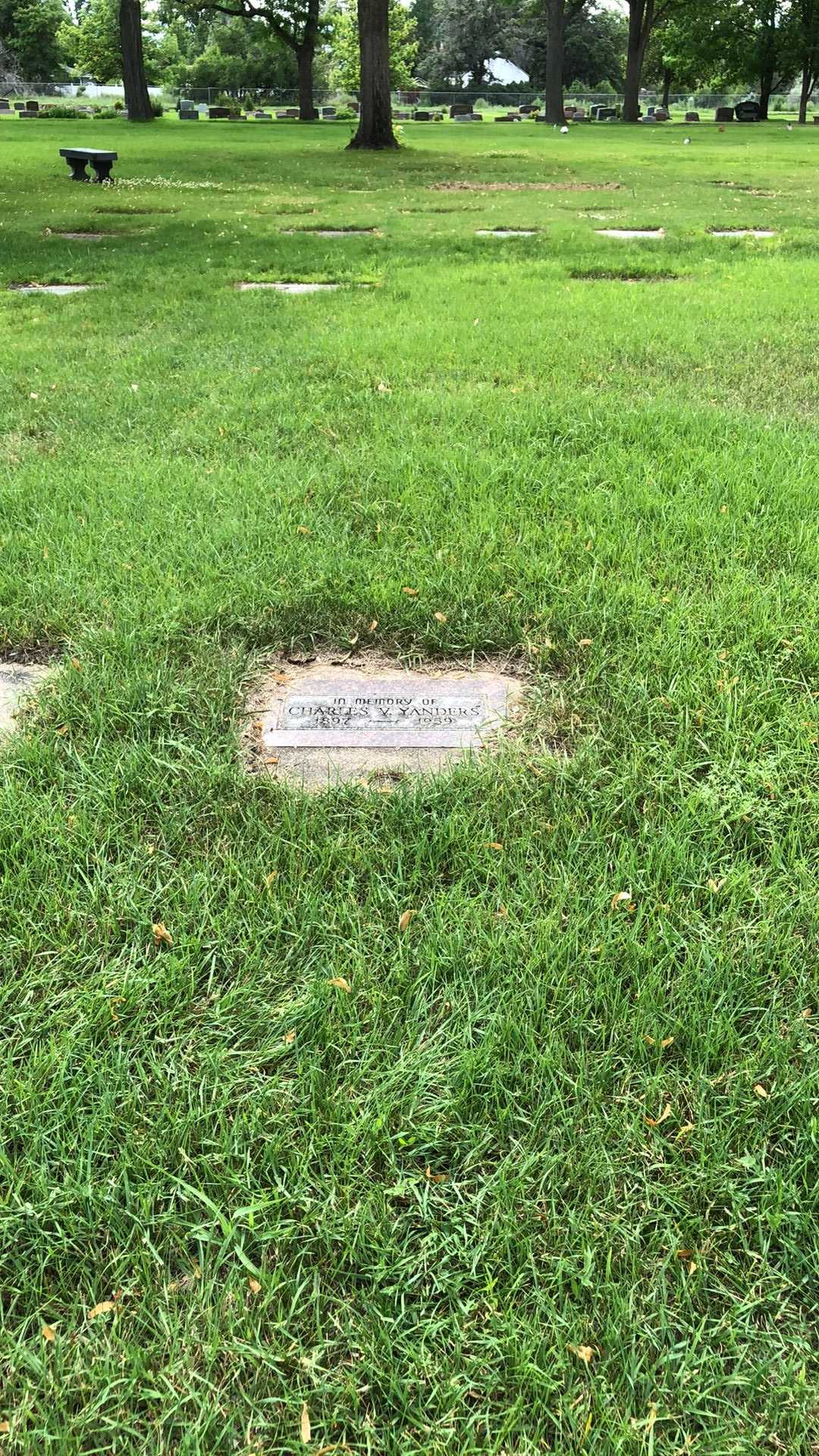 Charles V. Yanders's grave. Photo 2