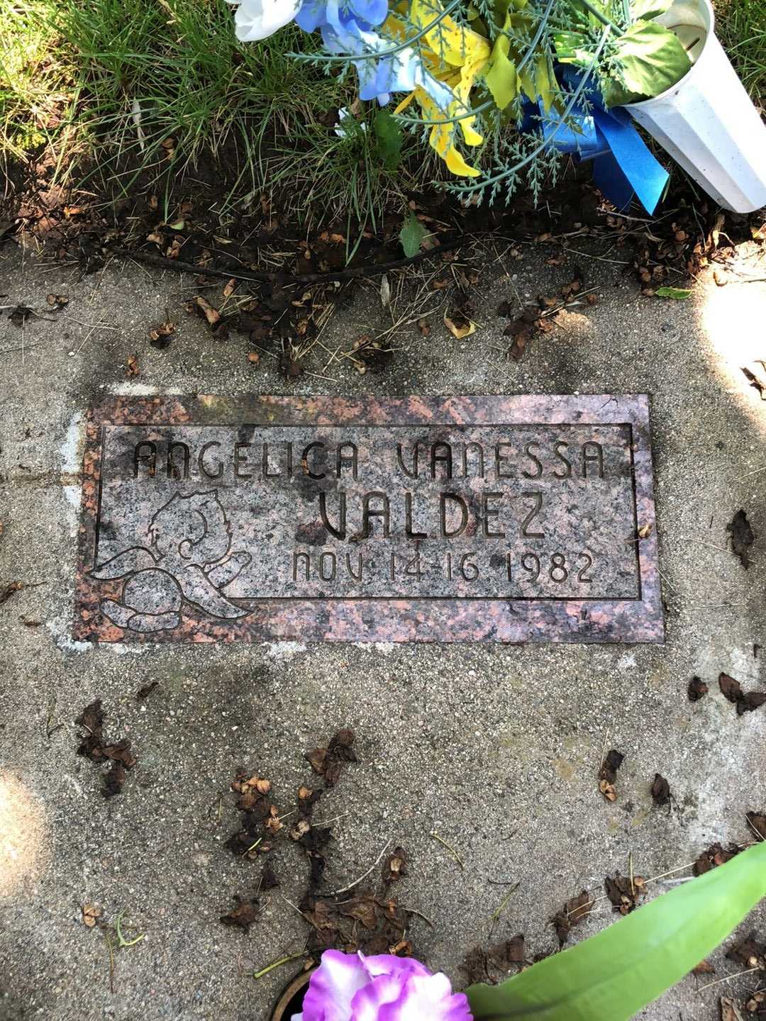 Angelica Vanessa Valdez's grave. Photo 2