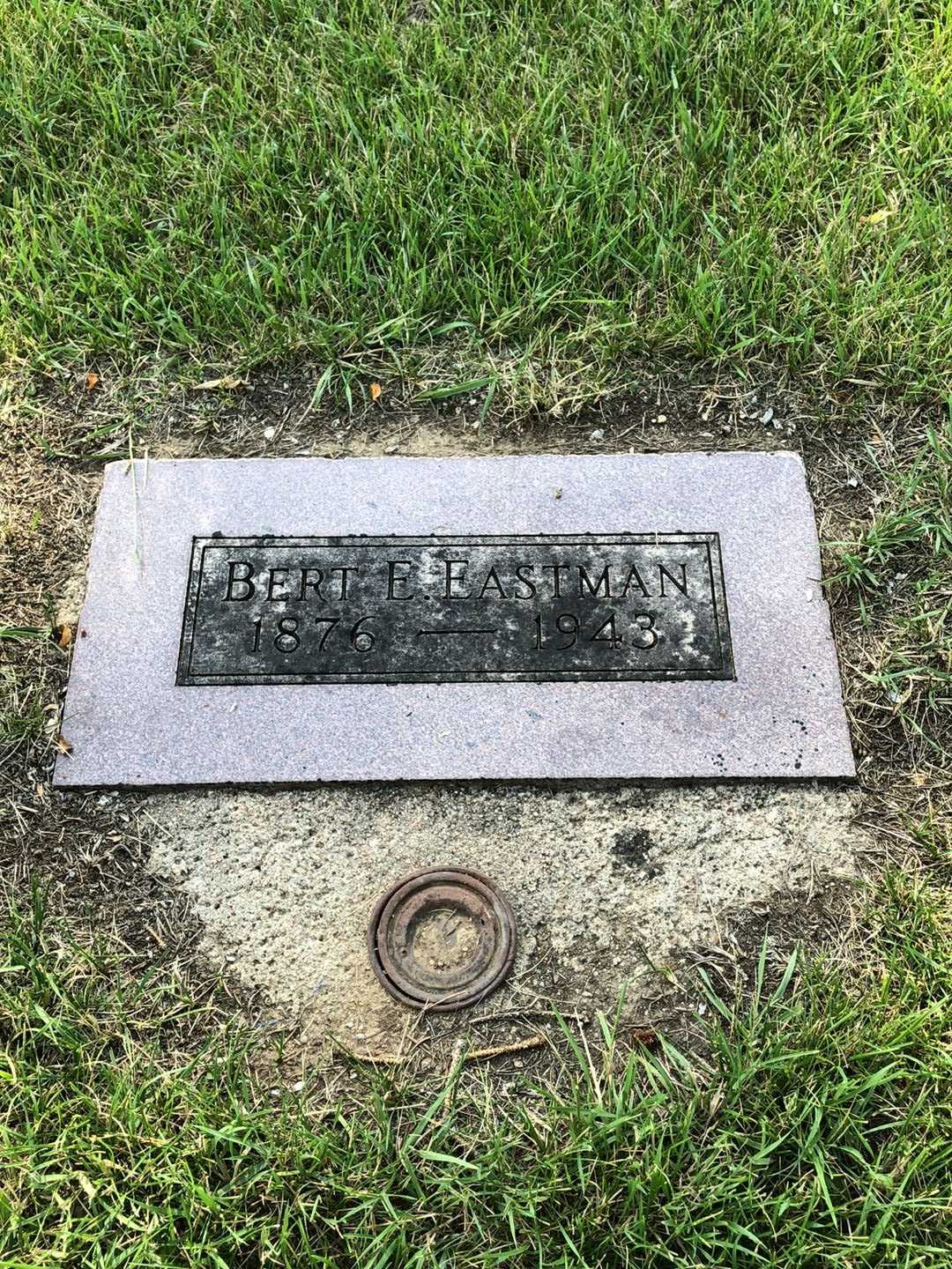 Bert E. Eastman's grave. Photo 2
