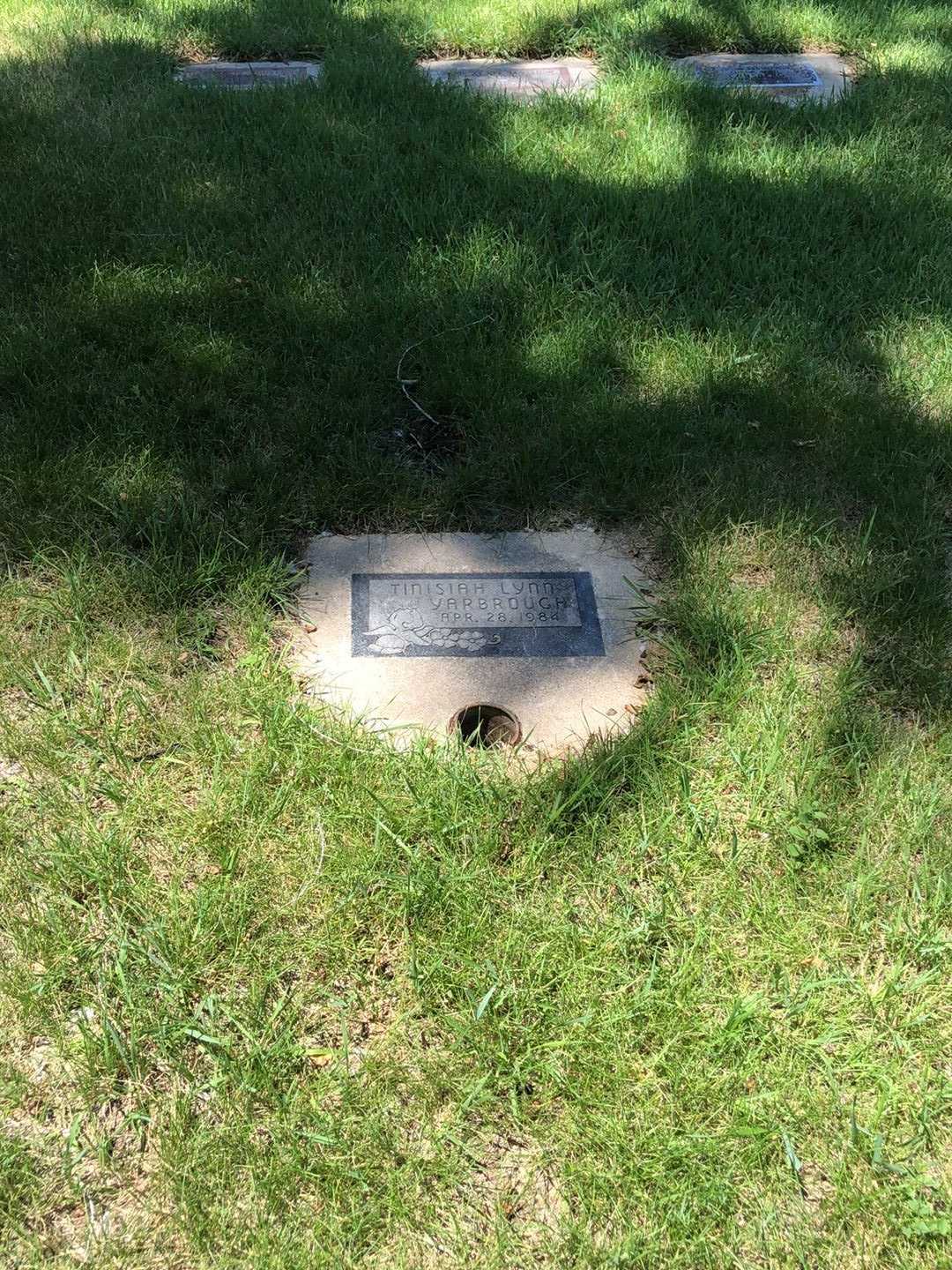 Tinisiah Lynn Yarbrough's grave. Photo 1