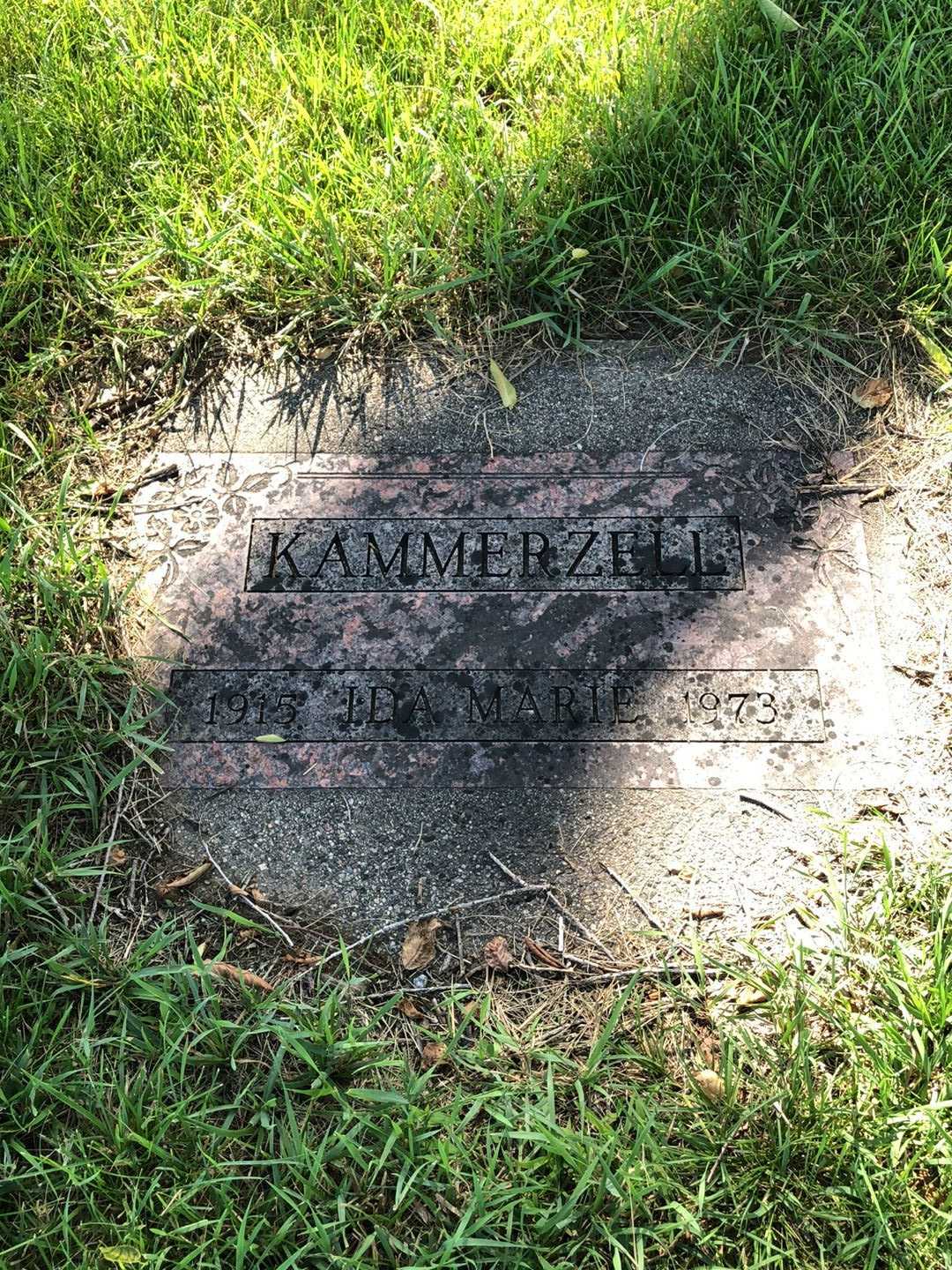 Ida Marie Kammerzell's grave. Photo 2