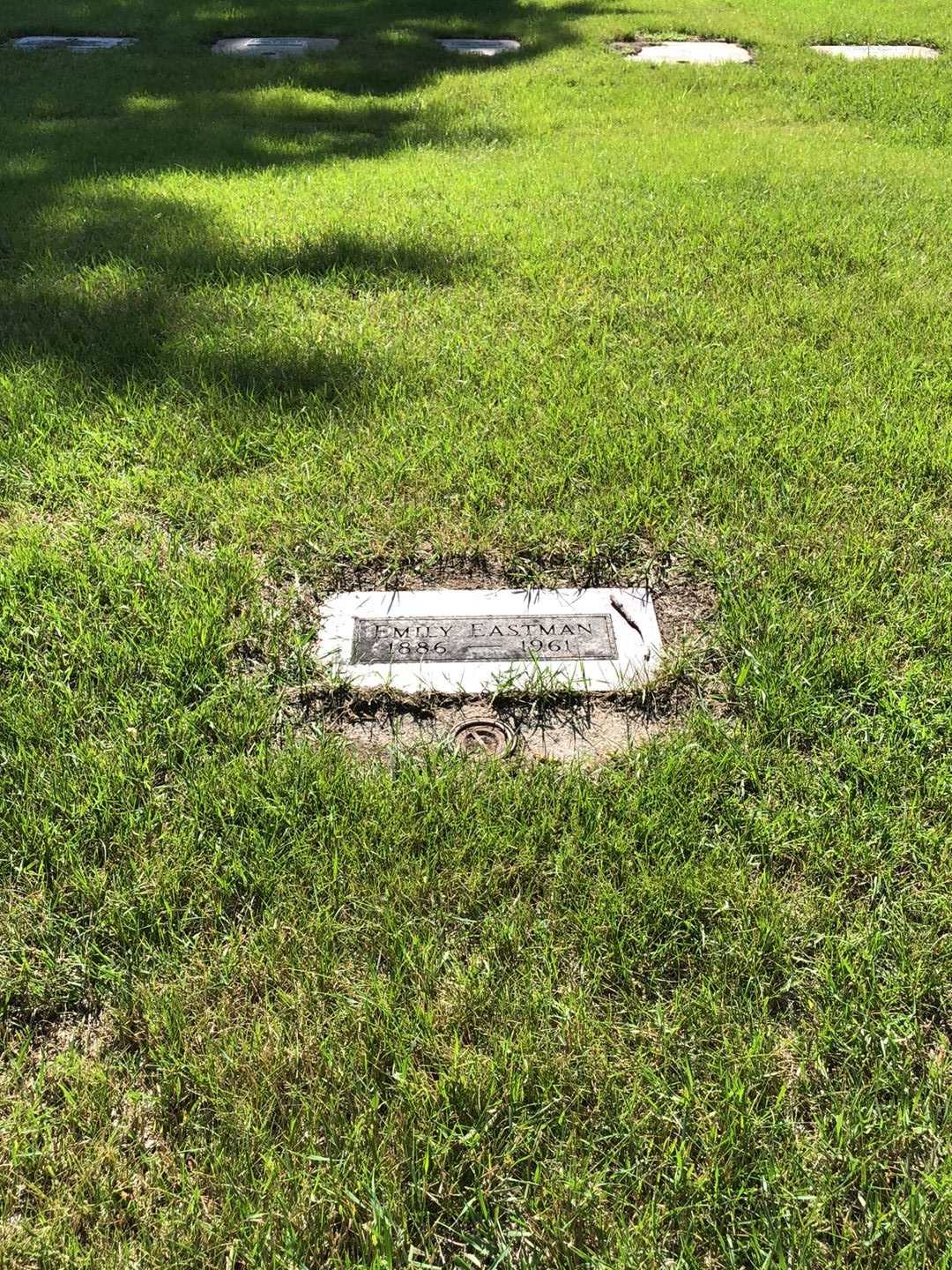 Emily Eastman's grave. Photo 1