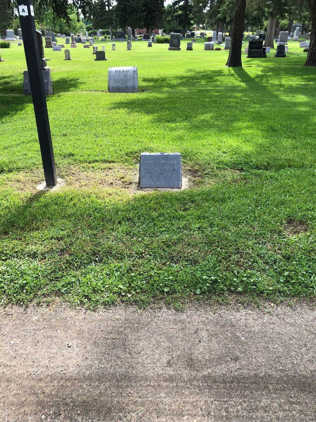 Robert R. Painter's grave. Photo 2