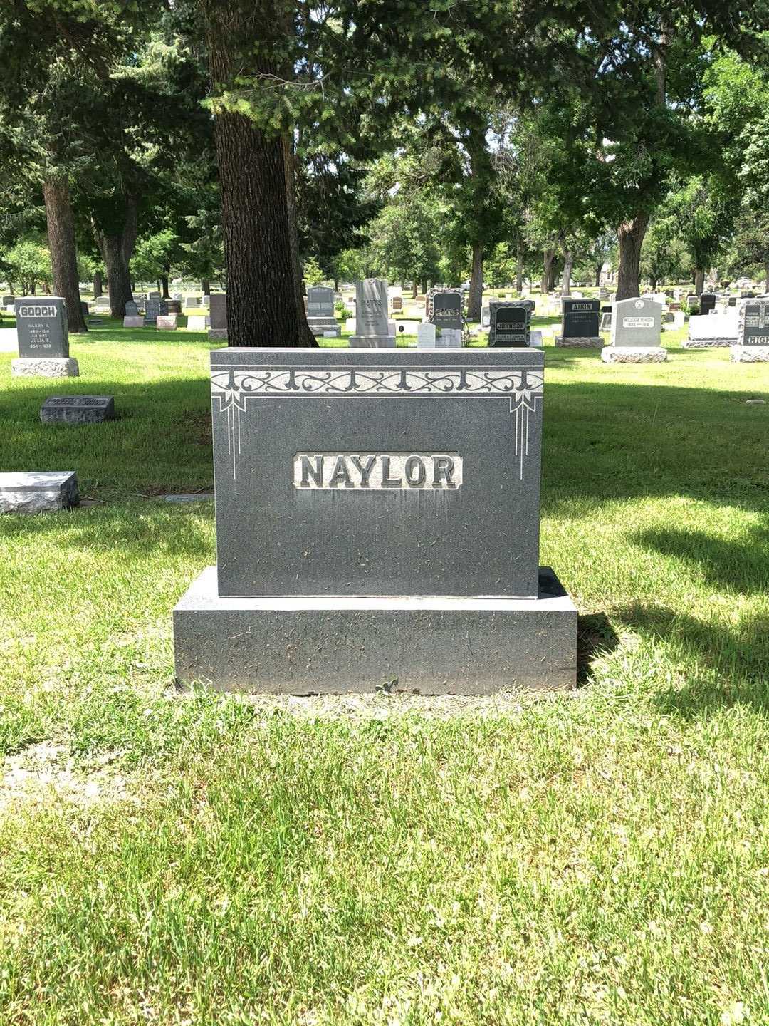 Edith Naylor's grave