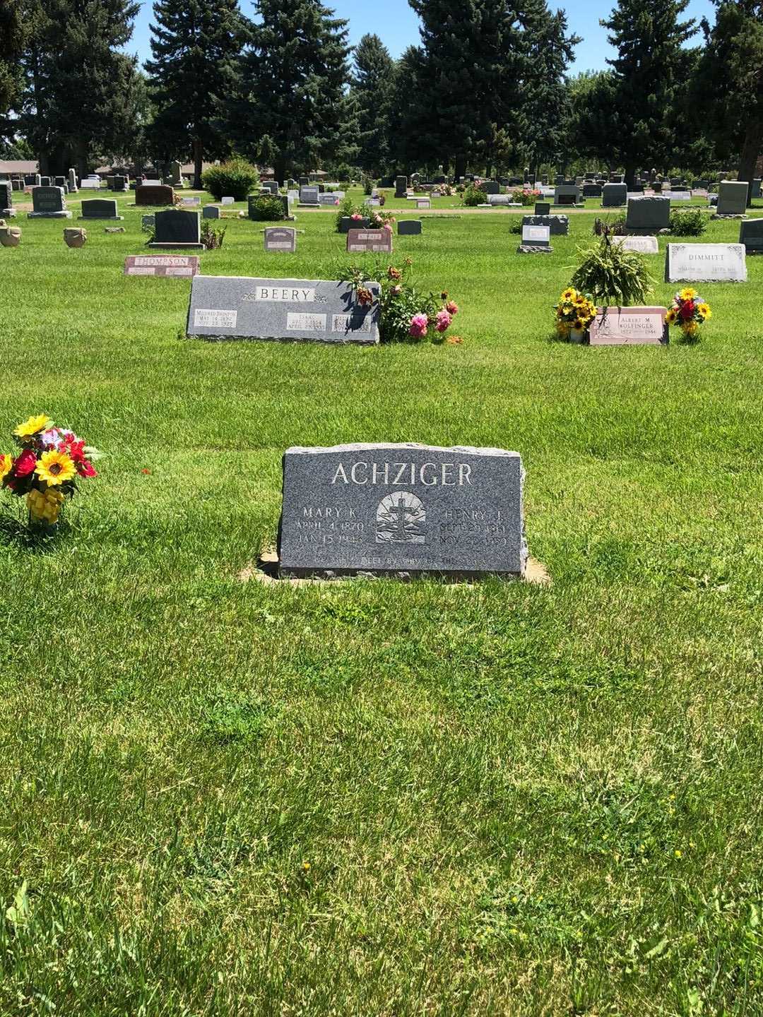 Mary Katherine Achziger's grave. Photo 2
