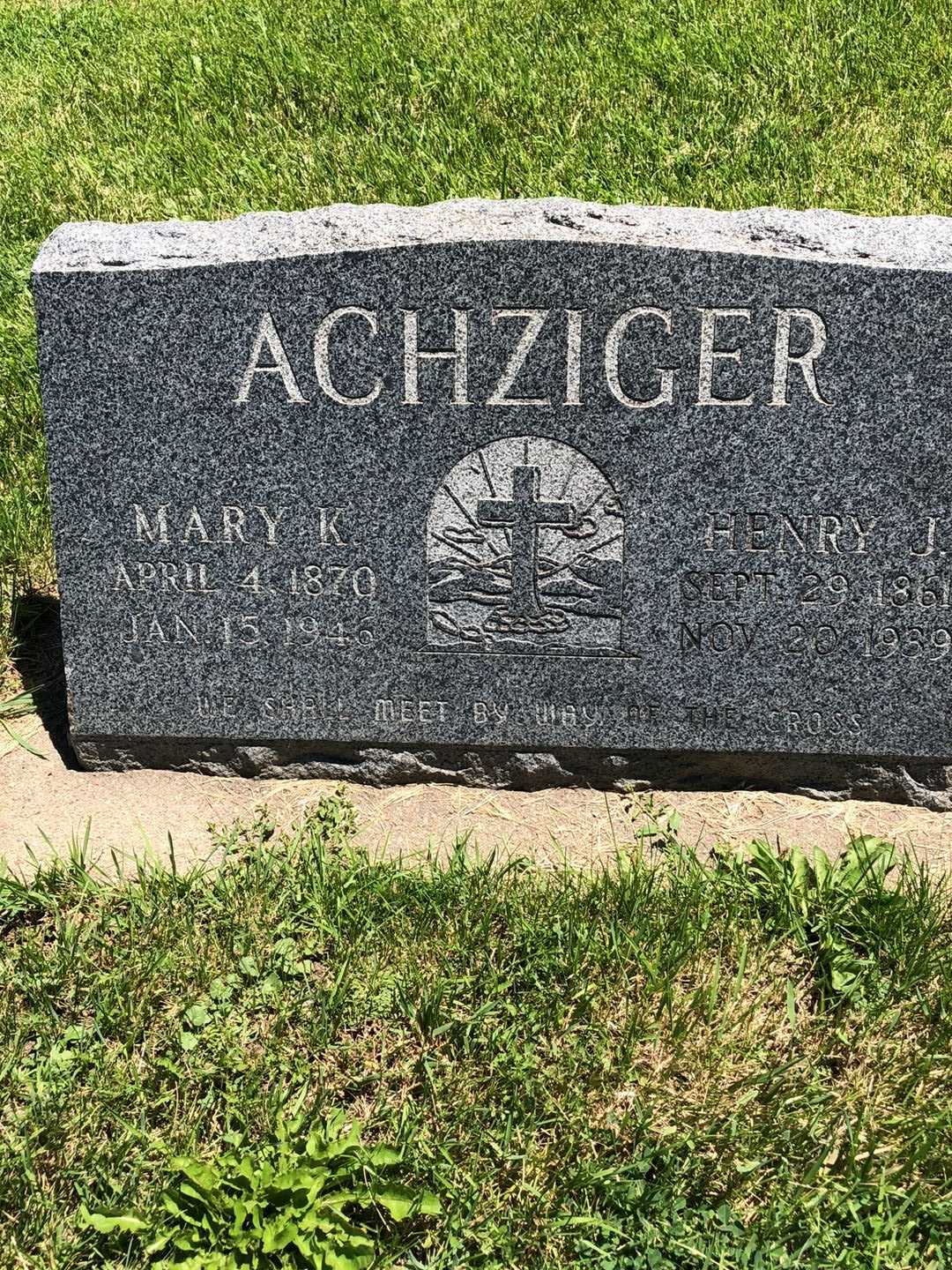 Mary Katherine Achziger's grave. Photo 1