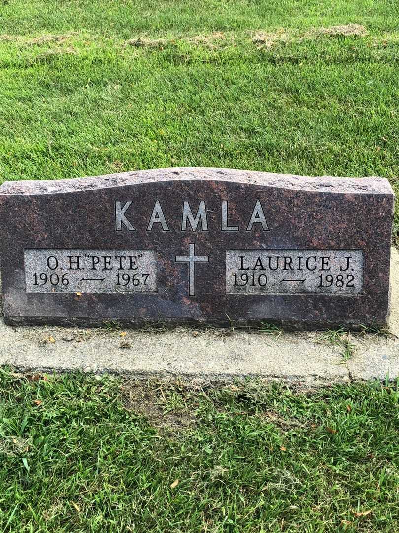 Oscar H. "Pete" Kamla's grave. Photo 1