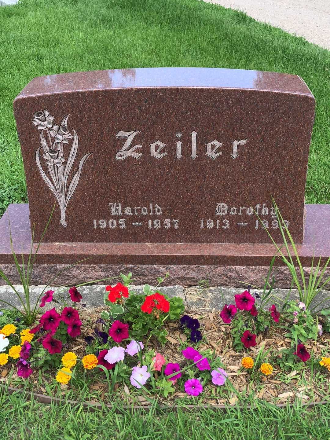 Dorothy Louise Zeiler's grave. Photo 1